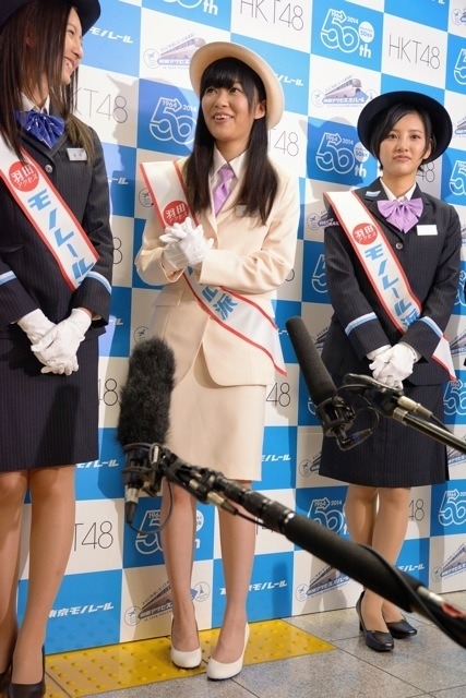 HKT48(7月18日、東京モノレール新型車出発式)