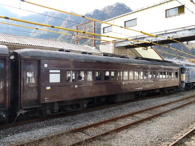 JR東日本秋田支社は10月に奥羽本線秋田～東能代間で旧型客車使用のSL列車『SLあきた路号』を運転する。写真は高崎車両センター所属の旧型客車。