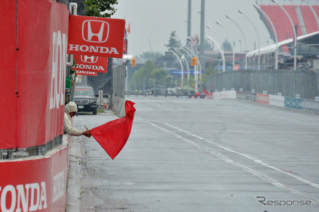第13戦決勝は取りやめ、翌日に延期された。写真:INDYCAR