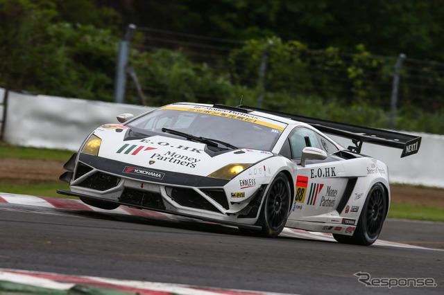 優勝の#88 ランボルギーニ。<撮影:益田和久>