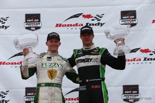 トロント連戦のウイナー、コンウェイ(左)とブルデー。写真:INDYCAR