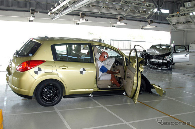 【日産 安全ミーティングリポート】その3 衝突実験を目の前にして実感する安全ボディのスゴさ