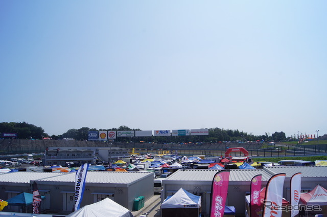 【鈴鹿8耐】灼熱の鈴鹿サーキット、気温35度で猛暑日に