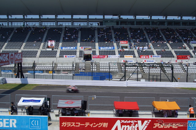 【鈴鹿8耐】灼熱の鈴鹿サーキット、気温35度で猛暑日に