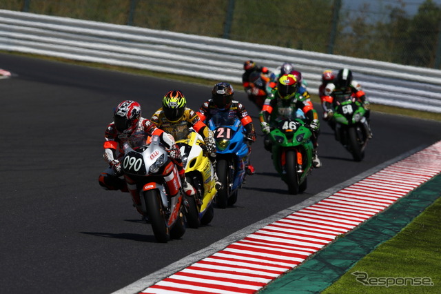 コカ・コーラ ゼロ 鈴鹿8時間耐久ロードレース(鈴鹿8耐) 2014年(写真は予選)