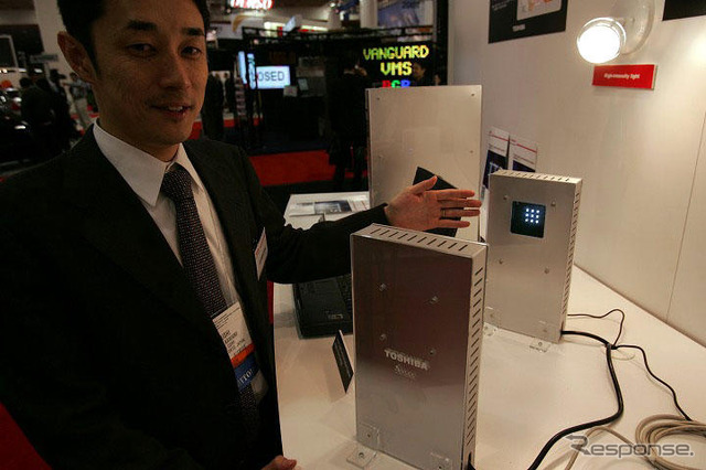 【ITS世界会議05】LEDでデータ通信…東芝の可視光通信システム