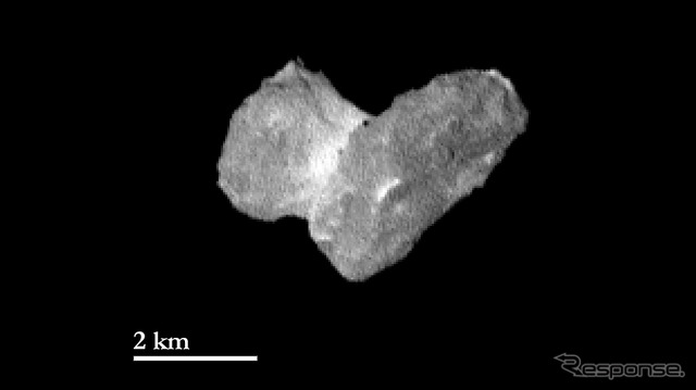 ロゼッタ探査機に搭載の望遠カメラ「OSIRIS」が撮影した彗星核の鮮明な画像
