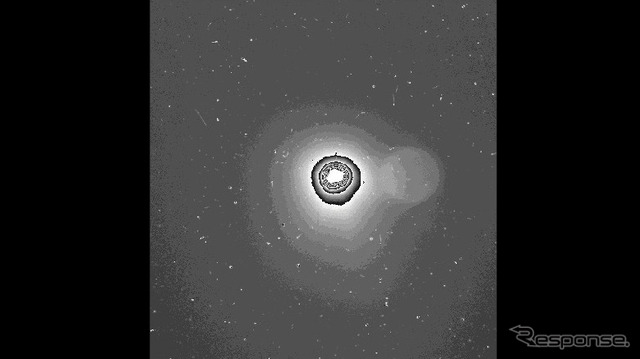 彗星核周囲の「コマ」と呼ばれるダストの広がりを観測した画像。