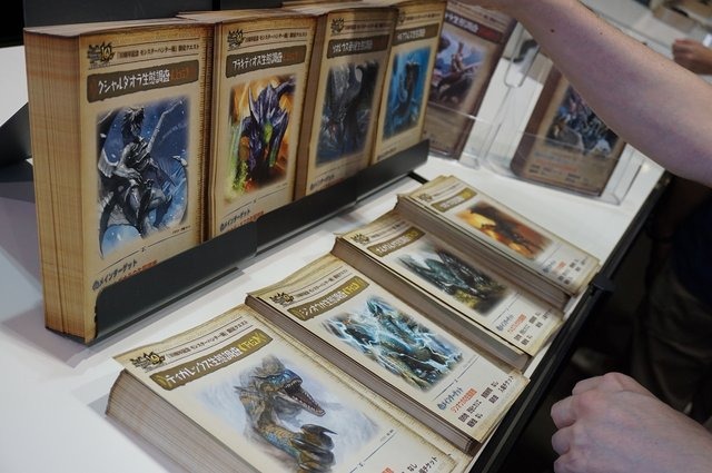 「モンスターハンター展」の内部に潜入!初代『MH』構想時の資料やUSJによる造形物などがビッシリ!