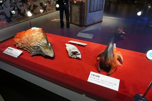 「モンスターハンター展」の内部に潜入!初代『MH』構想時の資料やUSJによる造形物などがビッシリ!