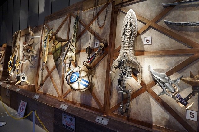 「モンスターハンター展」の内部に潜入!初代『MH』構想時の資料やUSJによる造形物などがビッシリ!