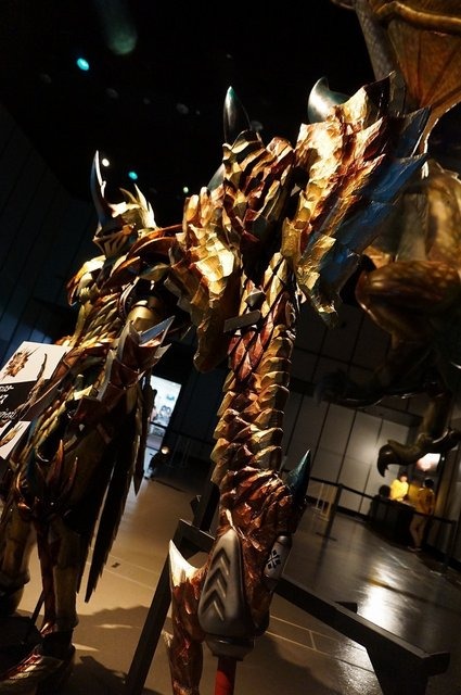 「モンスターハンター展」の内部に潜入!初代『MH』構想時の資料やUSJによる造形物などがビッシリ!