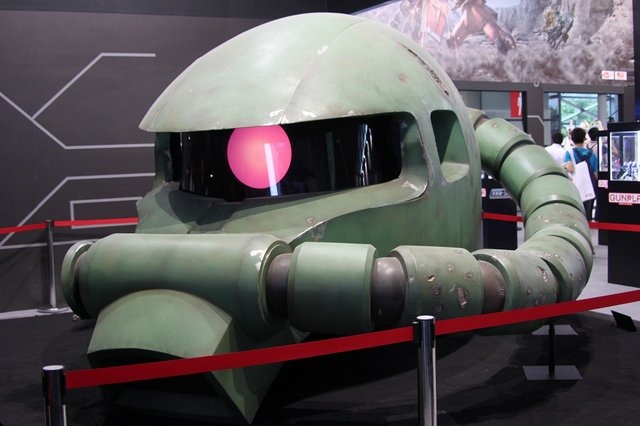 【China Joy 2014】中国のガンダムファンが集結!? 久遊網ブースではザク頭部がお出迎え