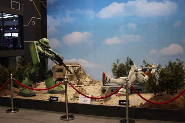 【China Joy 2014】中国のガンダムファンが集結!? 久遊網ブースではザク頭部がお出迎え