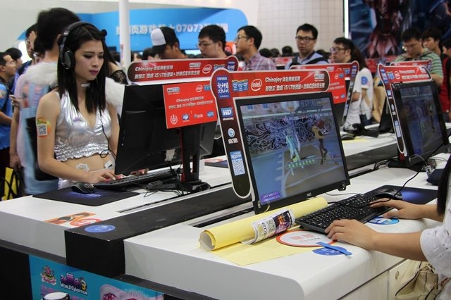 【China Joy 2014】中国のガンダムファンが集結!? 久遊網ブースではザク頭部がお出迎え