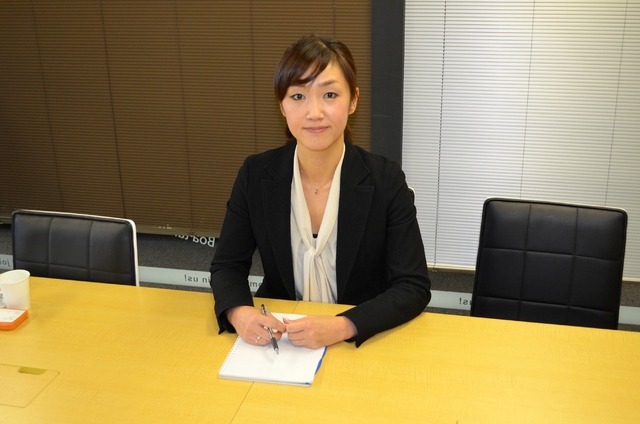インタビューに応える隈井氏