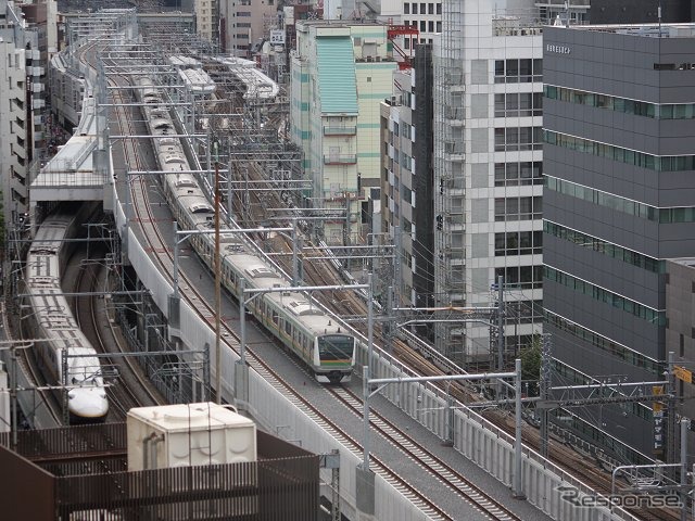 このほど試運転が始まった東北縦貫線(写真中央)。宇都宮・高崎・常磐各線と東海道線を直通する「上野東京ライン」の列車が走る。2014年度末の運転開始が予定されている。
