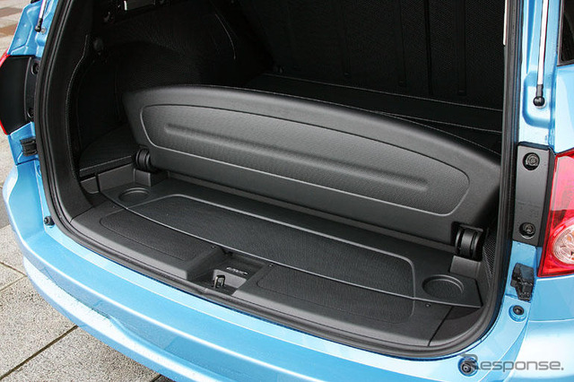 【日産 ウイングロード 新型発表】多彩なラゲッジ空間