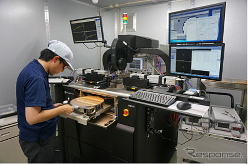 300mmウェハー、110GHz対応検査装置