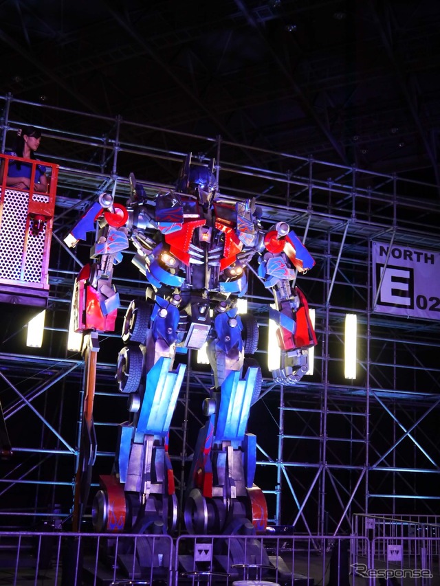このオプティマスプライムは体長7m