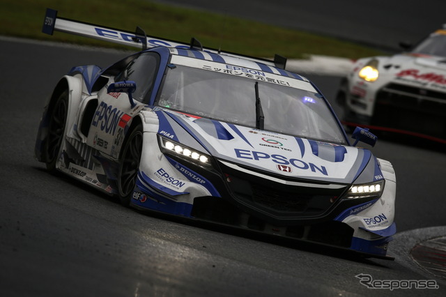 決勝3位の#32 NSX。