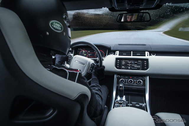 レンジローバー スポーツ SVR の量産モデル