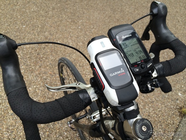Garminのサイクルコンピュータ「Edge 705」とのサイズ比較