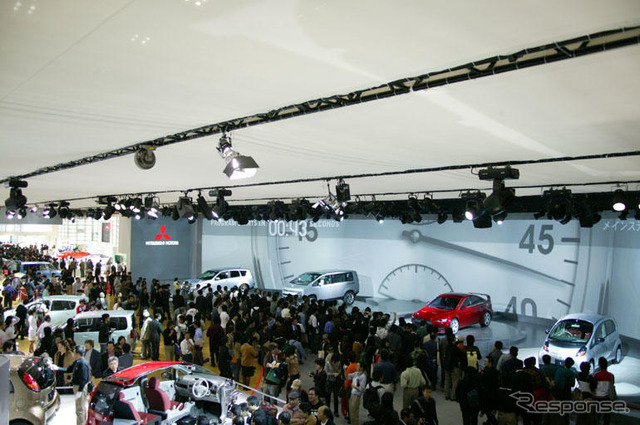【東京モーターショー05】三菱 展示デザインのねらいと工夫