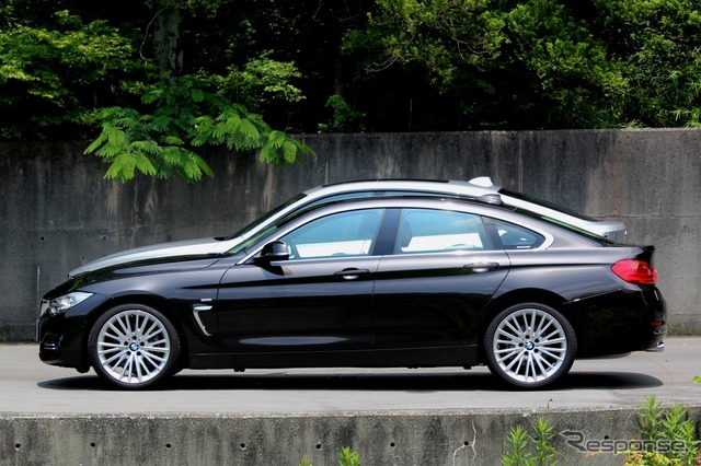 BMW・4シリーズグランクーペ(手前)と3シリーズグランツーリスモ(奥)