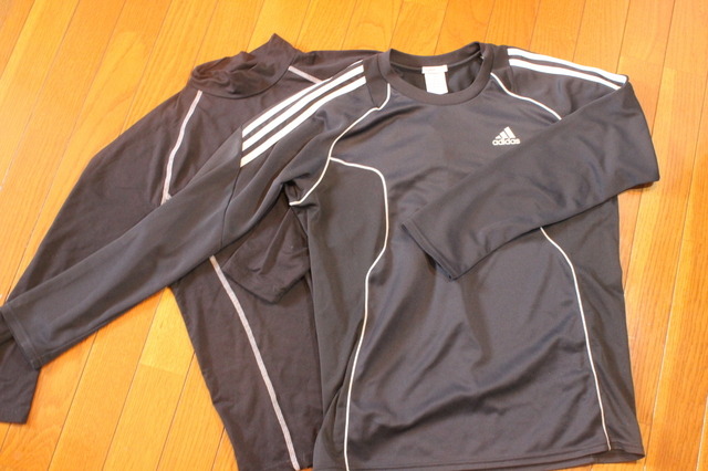 農作業着やスポーツブランドの服も代用している。