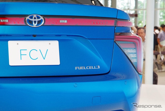トヨタ FCVセダン