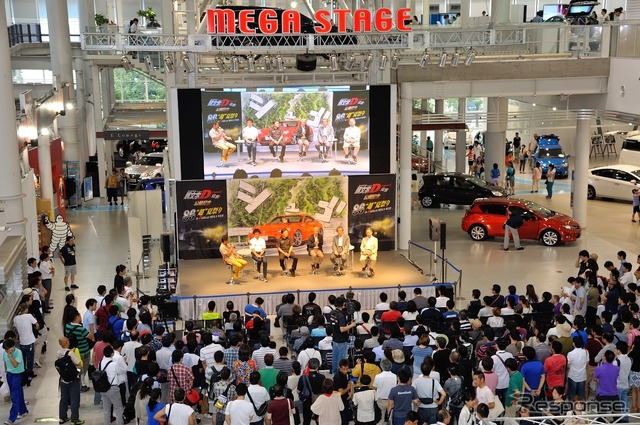 「国産スポーツカーと5人のレジェンド with 土屋圭市~『頭文字Dの軌跡 挑戦の記』発売記念トークショー~」