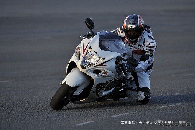 ケニー佐川のバイクライディングテクニック