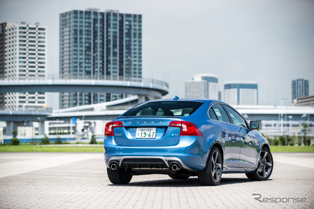 ボルボ・S60 T4 R-DESIGN PLUS