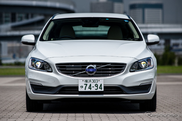 ボルボ V60 T4 ラグジュアリーエディション