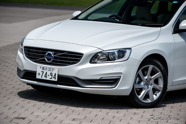ボルボ V60 T4 ラグジュアリーエディション