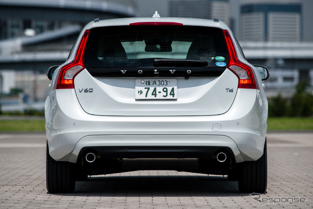 ボルボ V60 T4 ラグジュアリーエディション