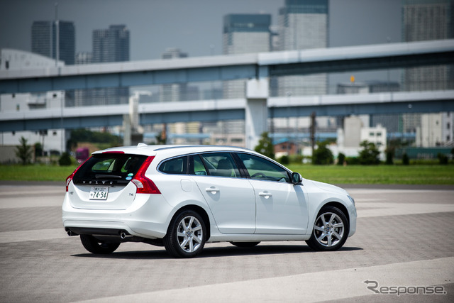 ボルボ V60 T4 ラグジュアリーエディション