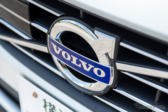 ボルボ V60 T4 ラグジュアリーエディション