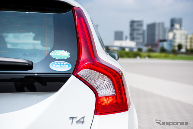 ボルボ V60 T4 ラグジュアリーエディション