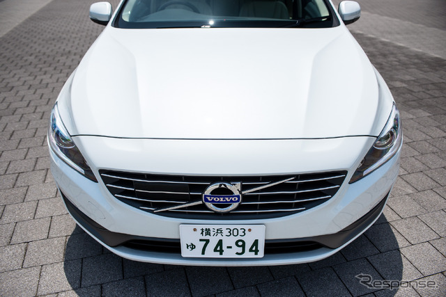ボルボ V60 T4 ラグジュアリーエディション
