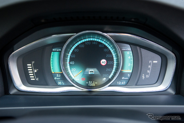ボルボ V60 T4 ラグジュアリーエディション