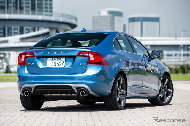 ボルボ・S60 T4 R-DESIGN PLUS