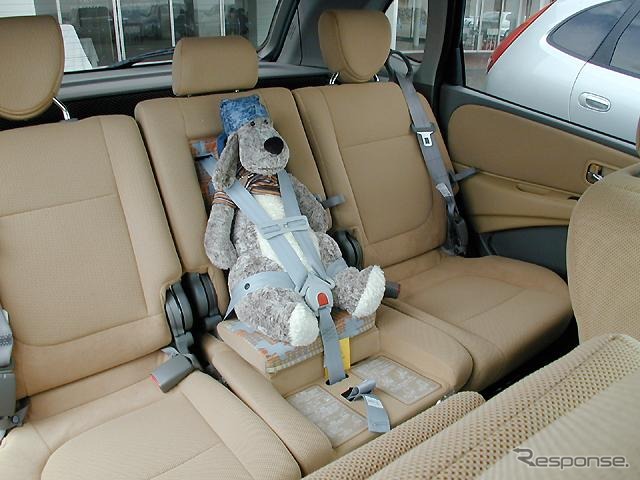 日産『ティーノ』バリエーション追加、子供に優しい、ふところに優しい……