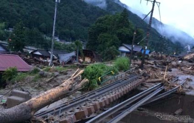JR旅客6社はお盆の利用状況を発表。JR東海の中央本線は7月の大雨で南木曽~十二兼間の橋桁が流出。8月6日に再開したが、同線を走る特急『しなの』の利用は前年比39%減となった