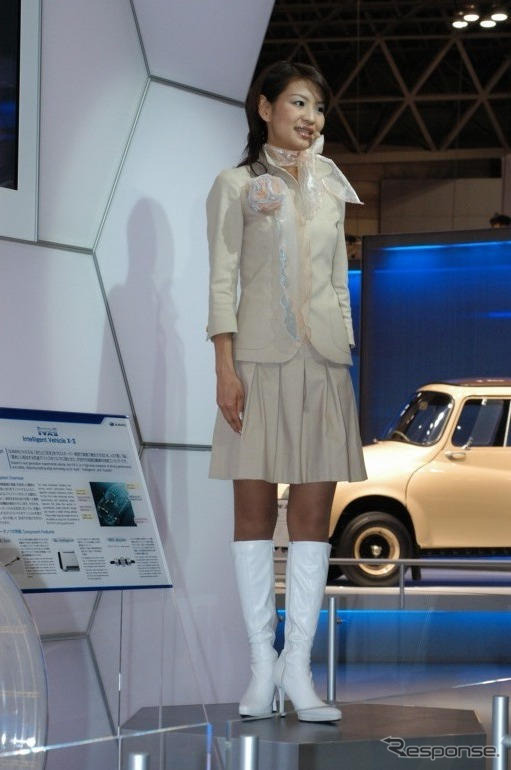 【東京モーターショー05】コンパニオン写真蔵…その70