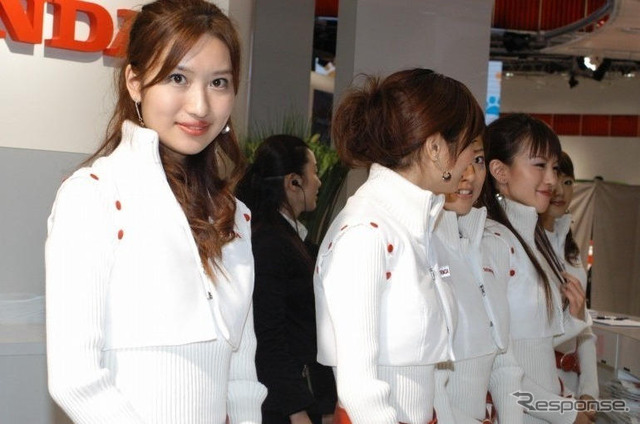 【東京モーターショー05】コンパニオン写真蔵…その70
