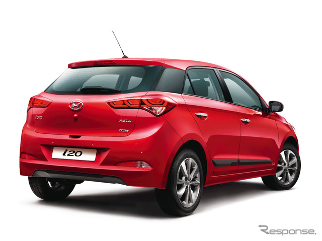 新型 ヒュンダイ i20 エリート
