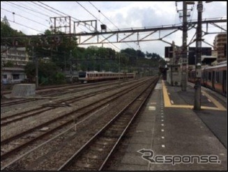 JR東日本八王子支社は、現在島式ホーム1面2線となっている青梅線青梅駅にホームを新設すると発表。写真は現在あるホームの奥多摩方からの様子。左側にホームを新設する