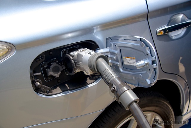 三菱 アウトランダーPHEV